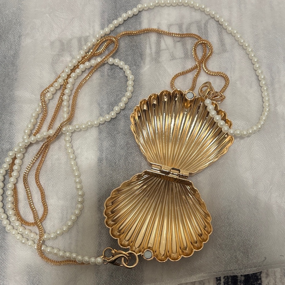 Gold Shell Clutch with Pearl Strap - Picture 6 of 6